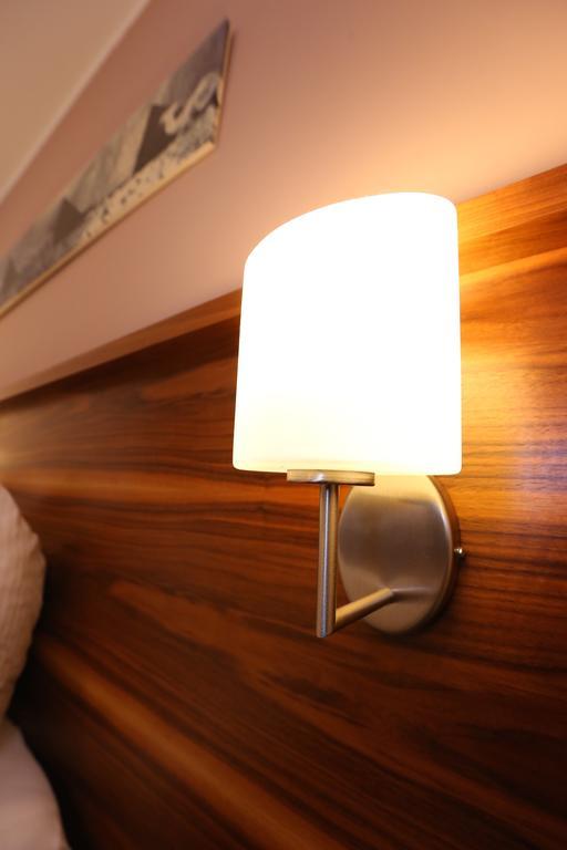 Hotel & Konditorei May Neufeld an der Leitha Zewnętrze zdjęcie