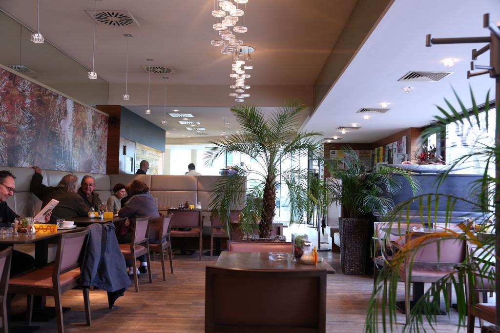 Hotel & Konditorei May Neufeld an der Leitha Zewnętrze zdjęcie